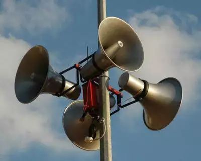 https://navbharatdarpan.com/cm-yogi-lucknow-police-launches-special-drive-against-loudspeakers-and-high-speed-biking/