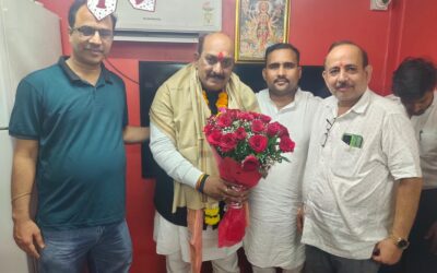 धूमधाम से भांडुप में मनाया गया सजंय शर्मा का जन्मदिवस.. Sanjay Sharma's birthday was celebrated with pomp in Bhandup. navbharatdarpan