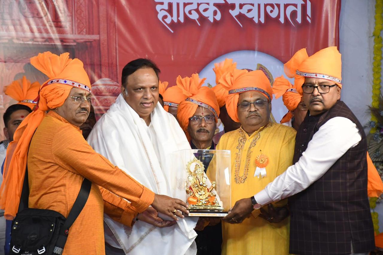 मंत्री आशीष शेलार