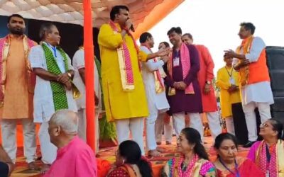 बोरीवली में महाकुंभ विराट कलश महोत्सव: श्रद्धालुओं ने संगम जल से किया आचमन