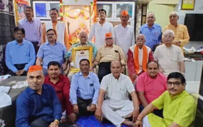 गणपति बप्पा के दरबार में जमीं कवियों की महफिल