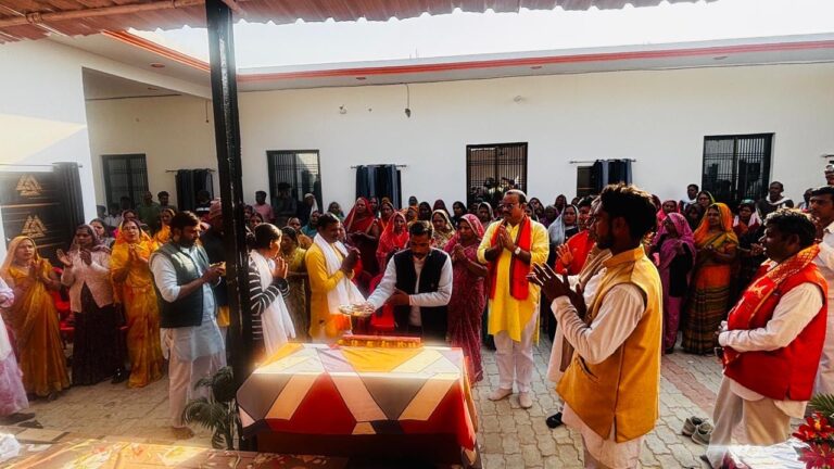 आसपुर देवसरा में एकल अभियान की अंचल स्तरीय सत्संग प्रतियोगिता संपन्न, पट्टी संच रहा विजयी