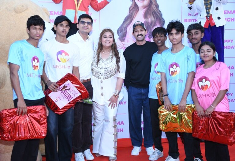 300 जरूरतमंद महिलाओं को किचन सेट भेंटकर सीमा सिंह ने मनाया अपना जन्मदिन