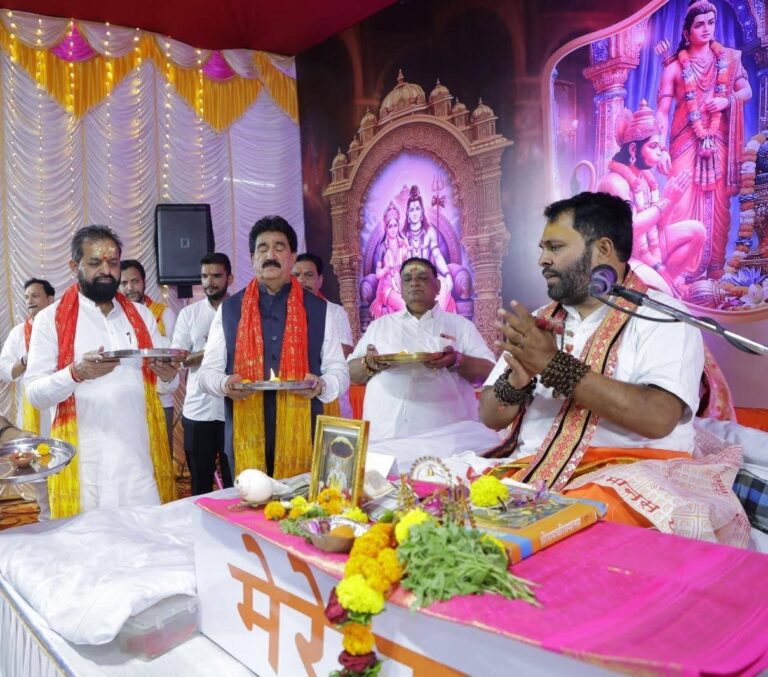 श्री राम कथा महोत्सव में शामिल हुए समाजसेवी ज्ञान प्रकाश सिंह