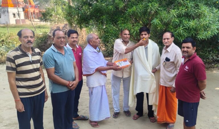 अंशुमान पांडे ने किया नाम रोशन, गांव वालों ने किया सम्मान