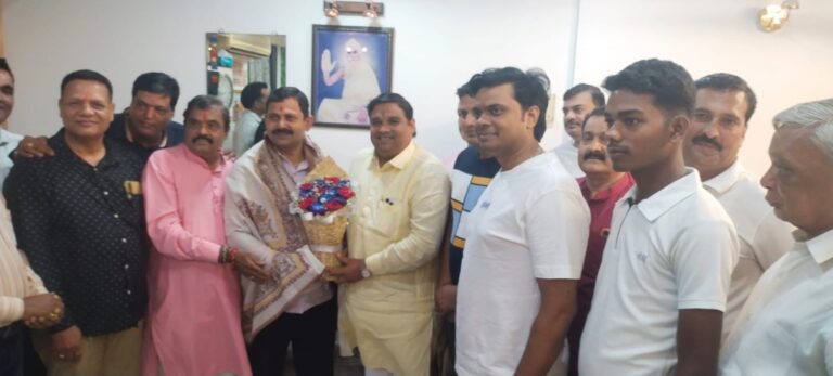 श्री रामलीला उत्सव समिति ने किया प्रमोद मिश्रा का स्वागत