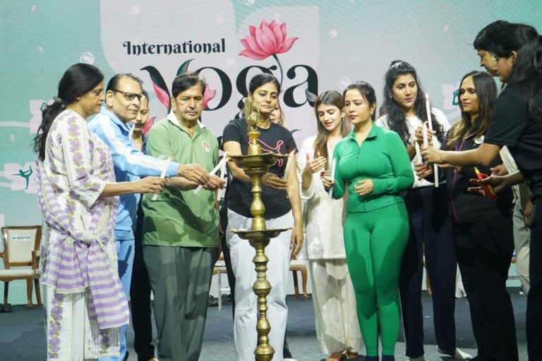 मुख्यमंत्री देवेंद्र फडणवीस महाराष्ट्र की राजनीति के योग गुरु : मंगल प्रभात लोढ़ा