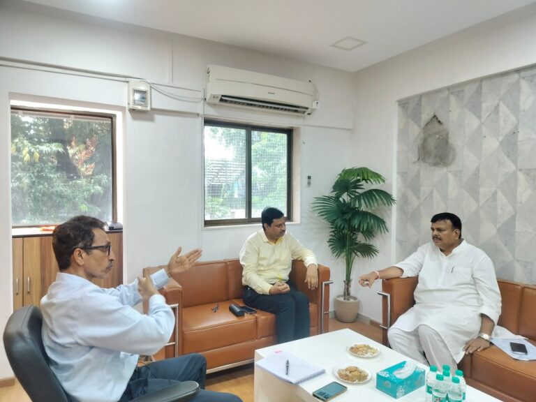 बोरीवली और कांदिवली स्टेशनों का होगा कायाकल्प, यात्रियों से सुझाव लेकर बनेगा फाइनल प्लान: संजय उपाध्याय