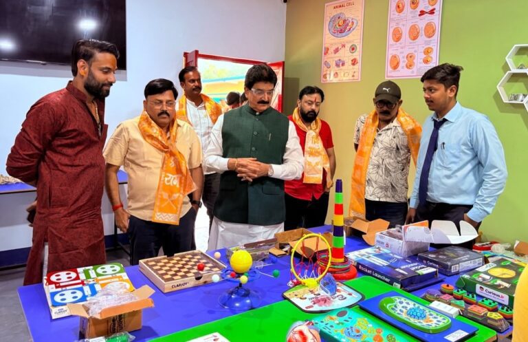 विद्यार्थियों को भविष्य की चुनौतियों के लिए तैयार करते हैं विद्यालय : ज्ञान प्रकाश सिंह