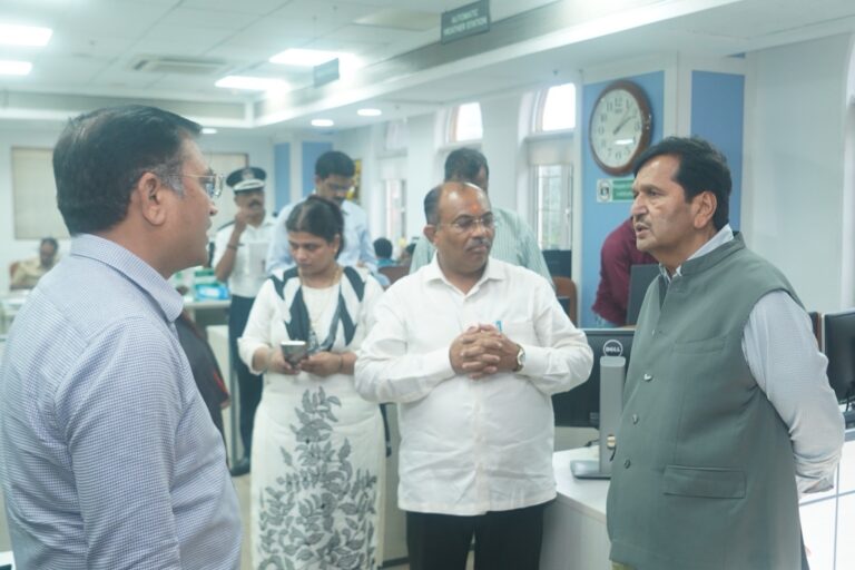 मुंबई में जनजीवन और स्थिति पूरी तरह नियंत्रित : मंगल प्रभात लोढा