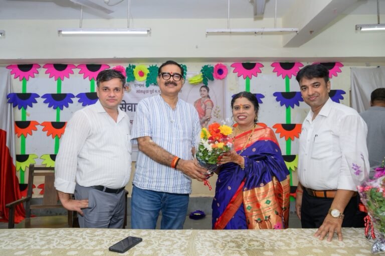BMC मराठी शाला की आदर्श शिक्षिका सविता म्हात्रे की सेवानिवृत्त सम्मान समारोह संपन्न