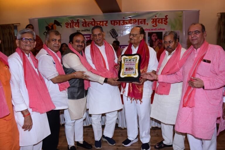 शौर्य वेल्फेयर फाउंडेशन द्वारा मलाड में आयोजित कजरी महोत्सव में बही गीतों की बयार