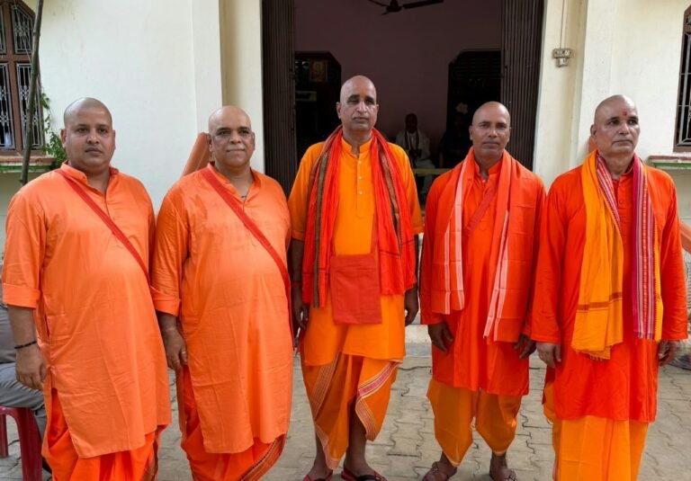 गया और श्री जगन्नाथ की धार्मिक यात्रा पर रवाना हुआ तिलवारी का दुबे परिवार