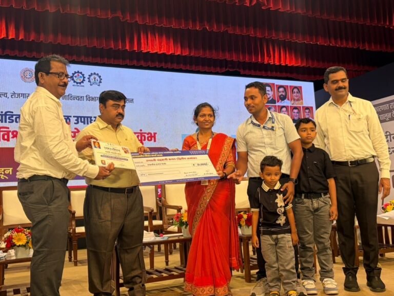 भारतरत्न डॉ. बाबासाहेब आंबेडकर राज्यस्तरीय निबंध प्रतियोगिता के विजेताओं का सम्मान