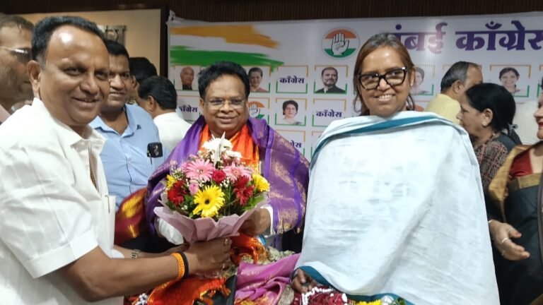 मुंबई कांग्रेस की कार्यकारिणी बैठक में नवनियुक्त प्रभारी का सम्मान