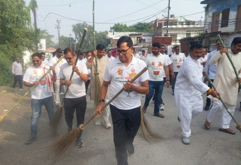 जौनपुर को स्वच्छ सुंदर और प्लास्टिक मुक्त शहर बनाने का संकल्प : कृपाशंकर सिंह
