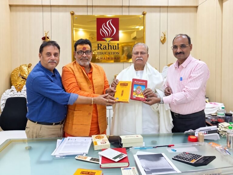 सनातन संस्कृति के संरक्षण एवं संवर्धन के लिए लल्लन तिवारी का सम्मान
